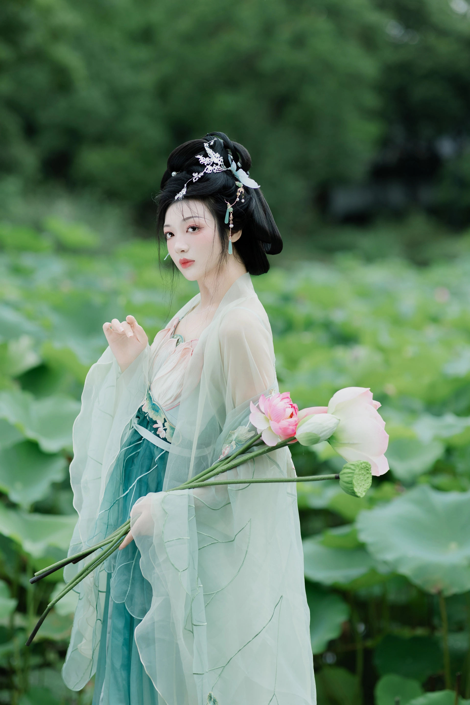 [YITUYU艺图语]2024.10.01 暑荷 庄子清 1